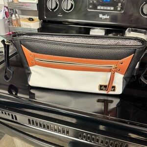 Itzy Ritzy Stroller Organizer Pouch in Black, White & Tan